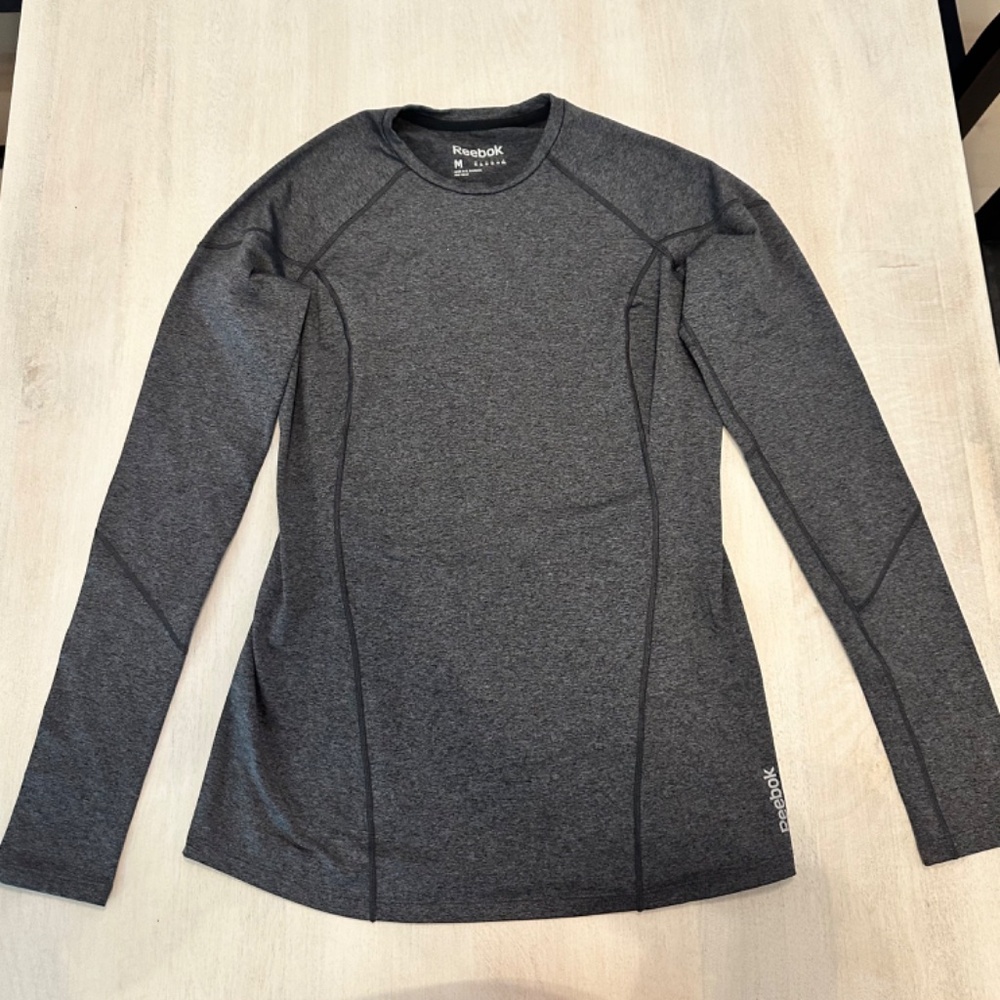 Reebok gray tech shirt boys, size M